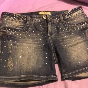 GUESS STUDDED SHORTS!